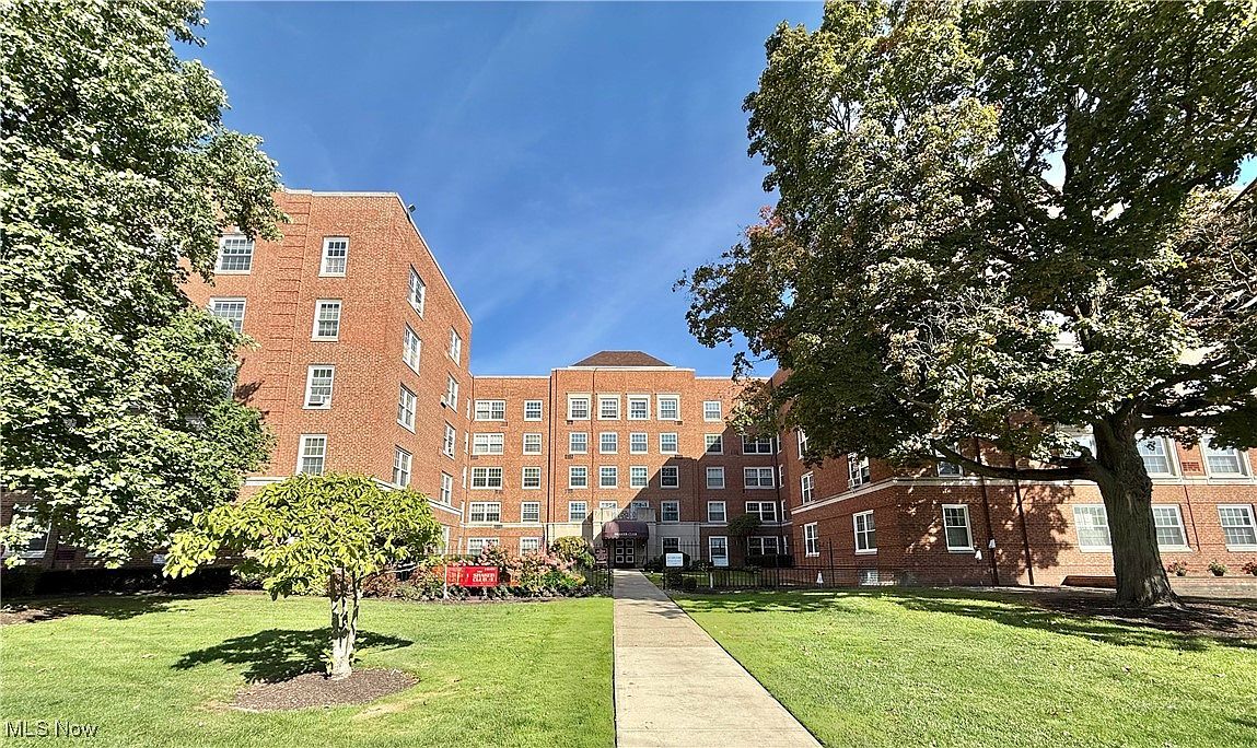 19101 Van Aken Blvd APT 219