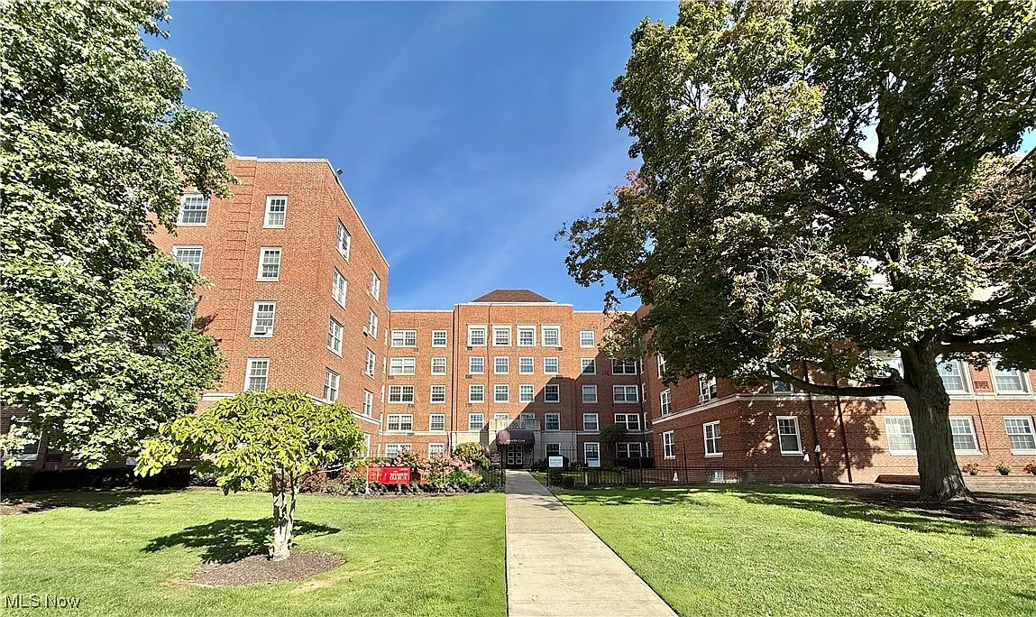 19101 Van Aken Blvd APT 219 photo 1