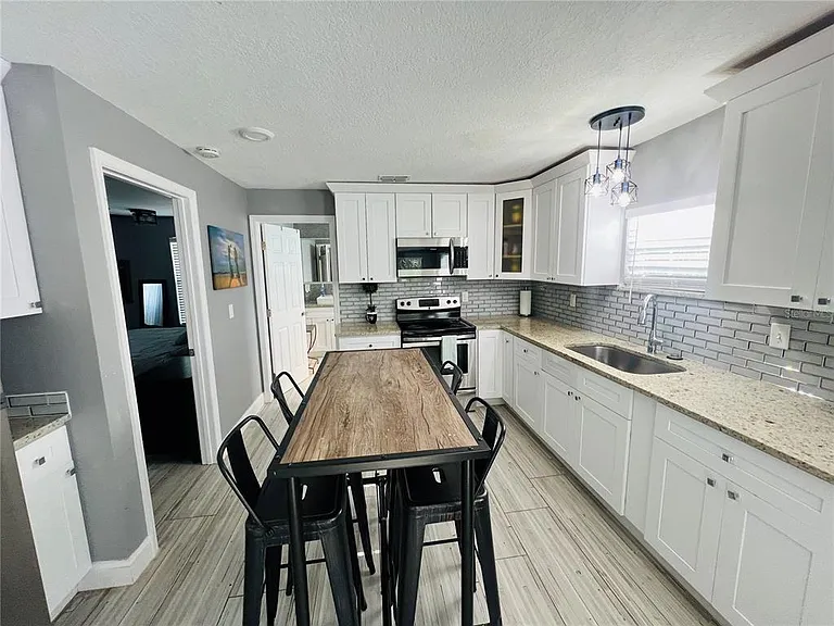 7301 N Dixon Ave #B — Photo 6