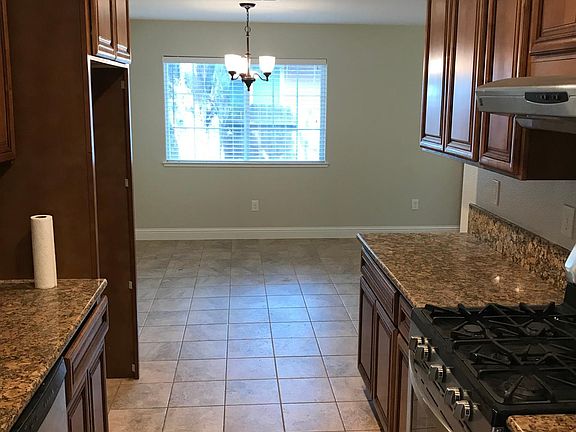 4th image of 2131 Bernard Way