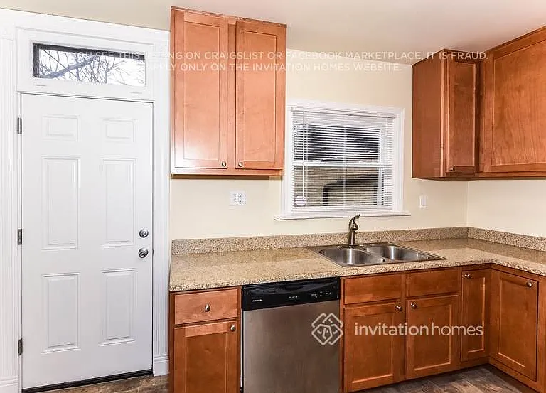 9201 S Claremont Ave — Photo 10