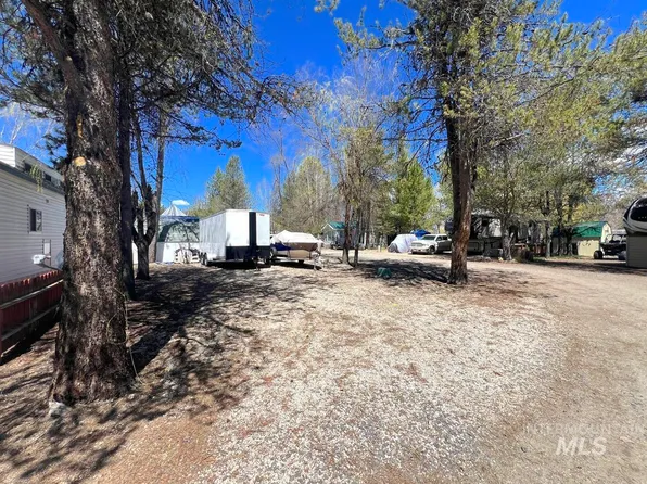 42 East St, Cascade, ID 83611