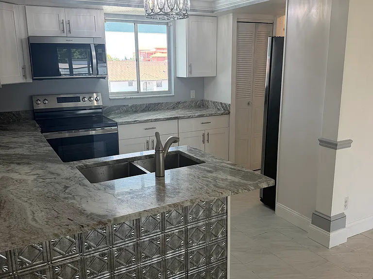 2735 Magdalina Dr #2D — Photo 12