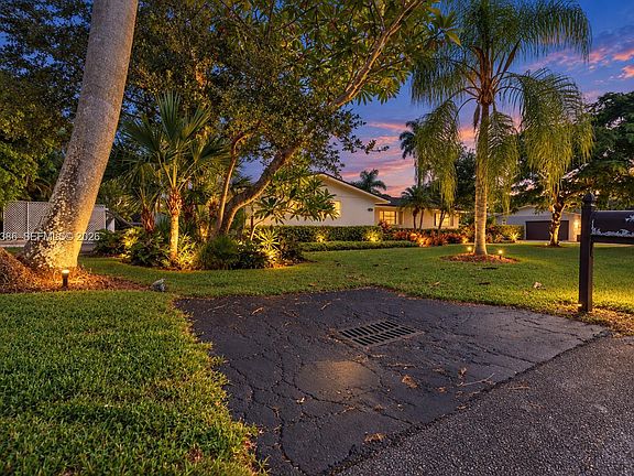 3rd image of 9761 SW 123rd St