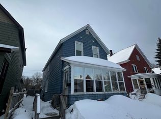 435 7th St, Calumet, MI 49913