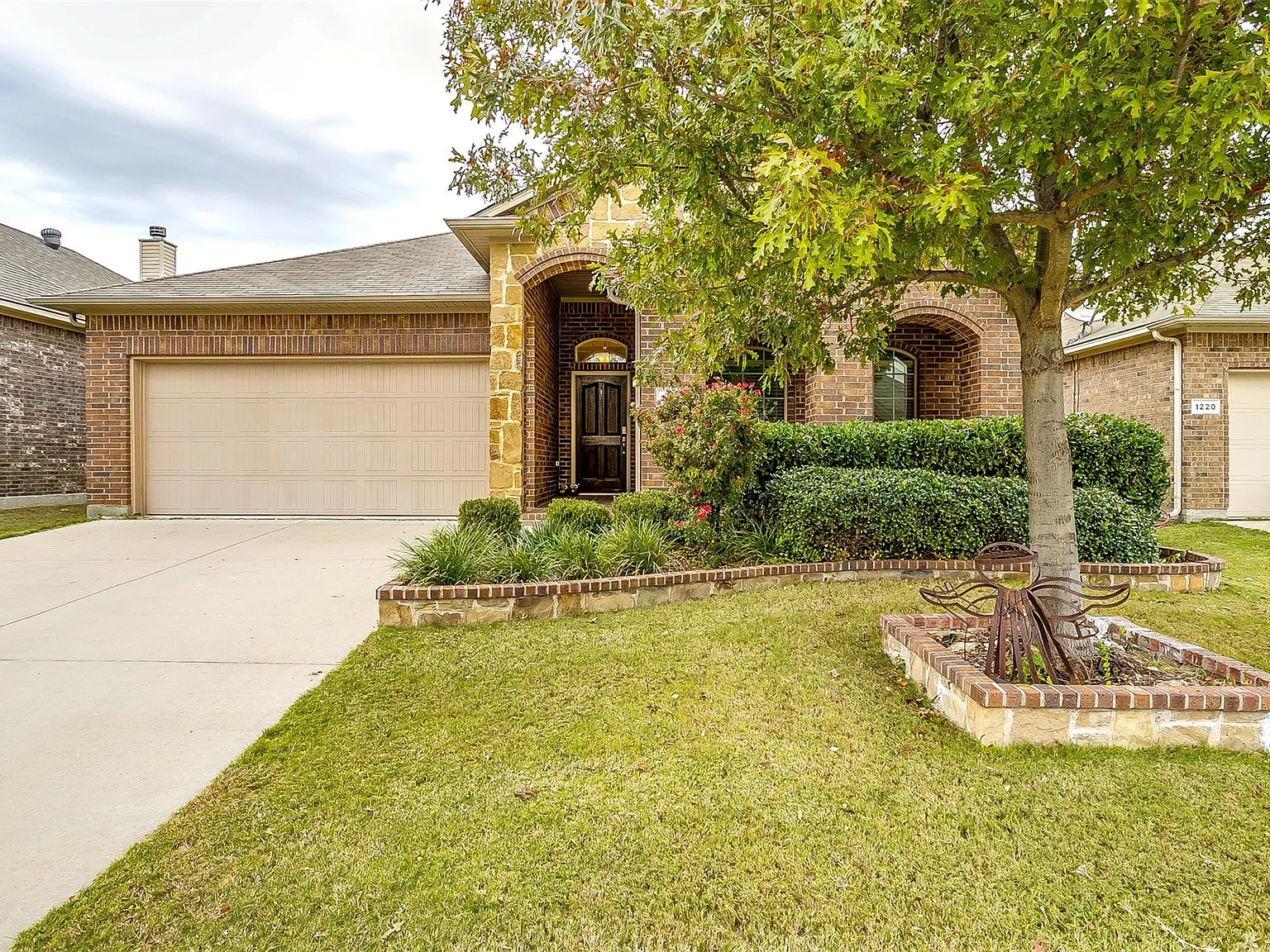 3 bed, 1737 sqft, $2,180 — Photo 1