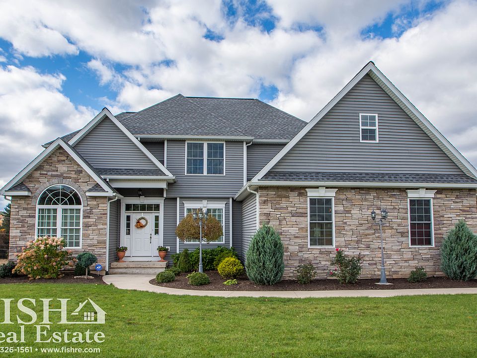 1st image of 40 Greenfield Dr