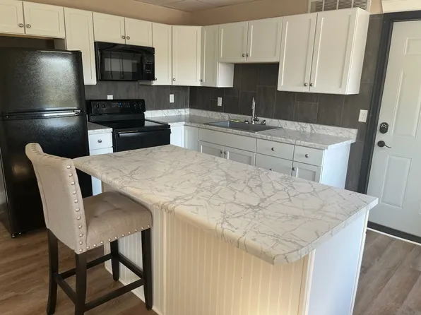 1401 Walnut St, Dallas Center, IA