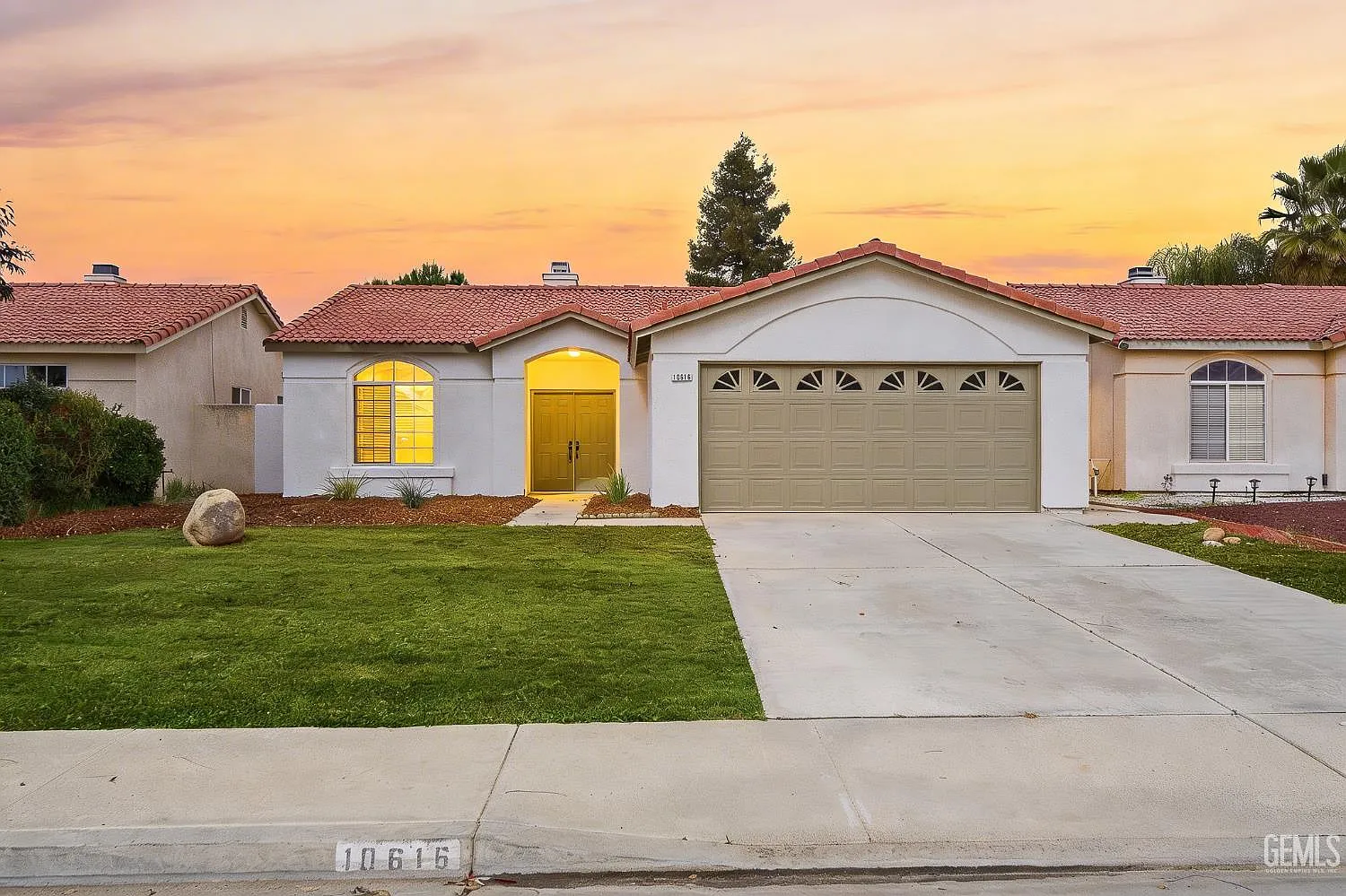 10616 Petalo Dr photo 1