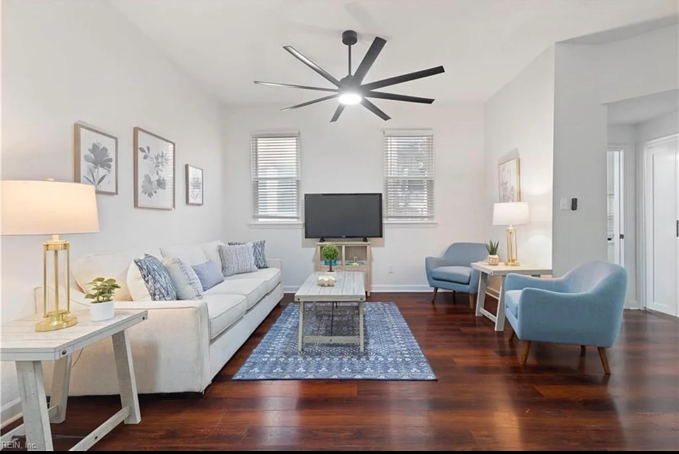 4 bed, 2.5 bath, 2199 sqft, $2,800 — Photo 3