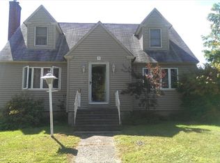 6 Marlboro Dr, Pittsfield, MA 01201