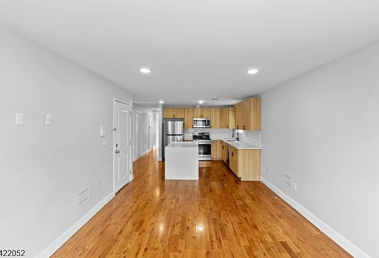 19 Shaw Ave #1 — Photo 5