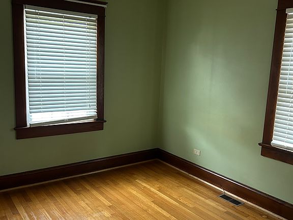 5th image of 1327 Chesapeake St