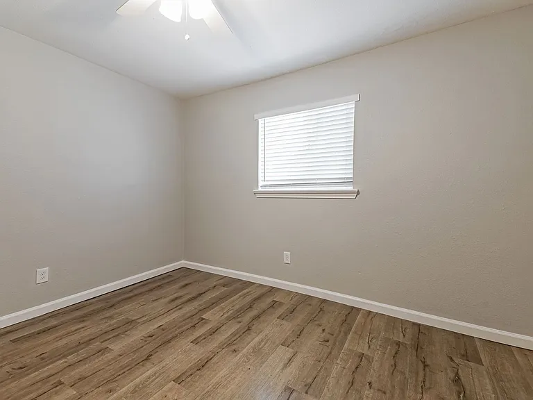 Reiger Park Apartments — Photo 45