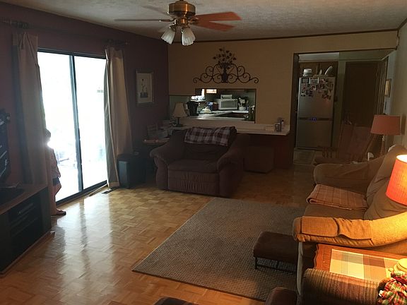 3rd image of 717 Montvue Dr