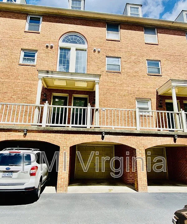 543 W 20th St #105