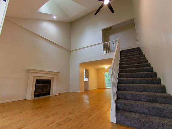 4th image of 5515 E Pembrook St