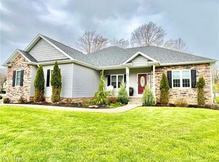 2945 Amity Ln, Conneaut, OH 44030