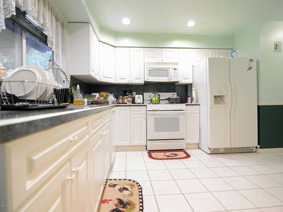 5th image of 52 Ludwig Ln