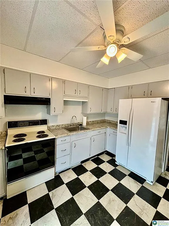 2 bed, 1.5 bath, 640 sqft, $1,600 — Photo 2