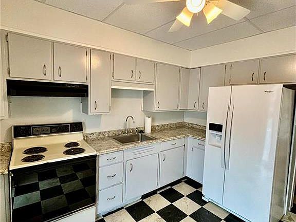 2nd image of 1840 Fairview Ave