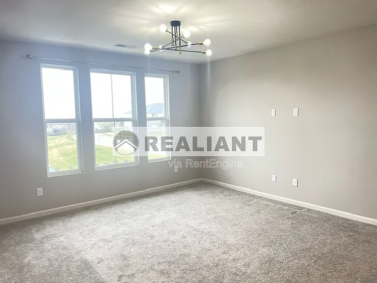 1373 Rubyhill Ln — Photo 16