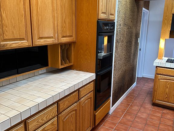 5th image of 1571 Beryl St