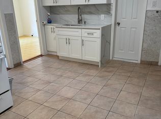 22-58 42nd St #1A, Astoria, NY 11105