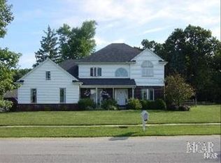 8253 Silver Ct, Lambertville, MI 48144