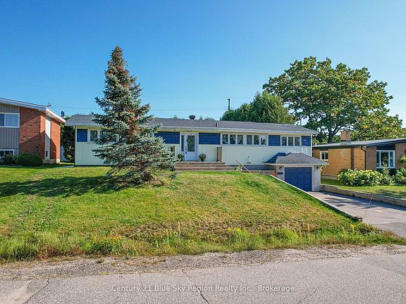 3rd image of 2527 Eastview Cres