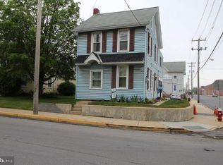 35 S Custer Ave, New Holland, PA 17557
