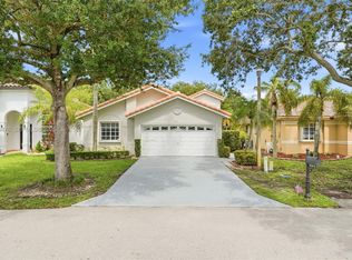 531 SW 176th Ave, Pembroke Pines, FL 33029