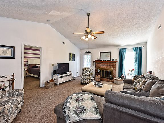 4th image of 7224 English Ivy Ln