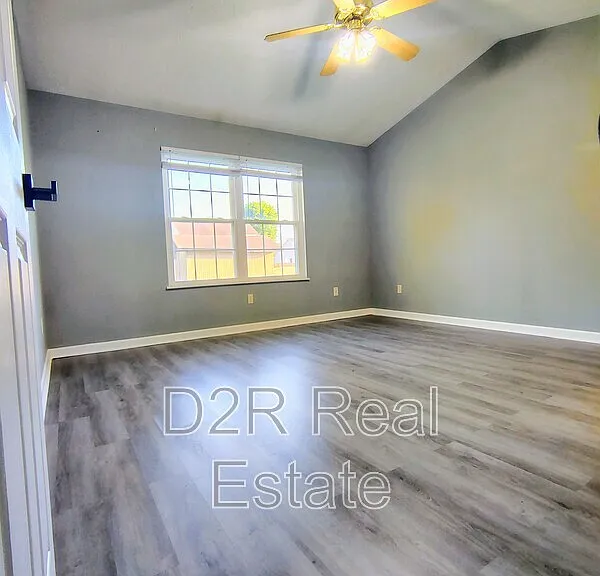 1095 Taurus Ln — Photo 9