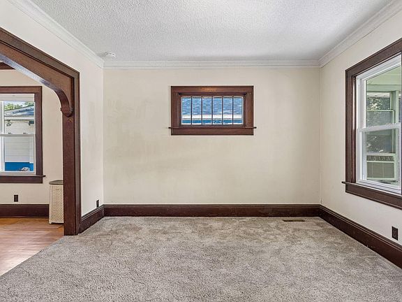 5th image of 1032 Cumberland St