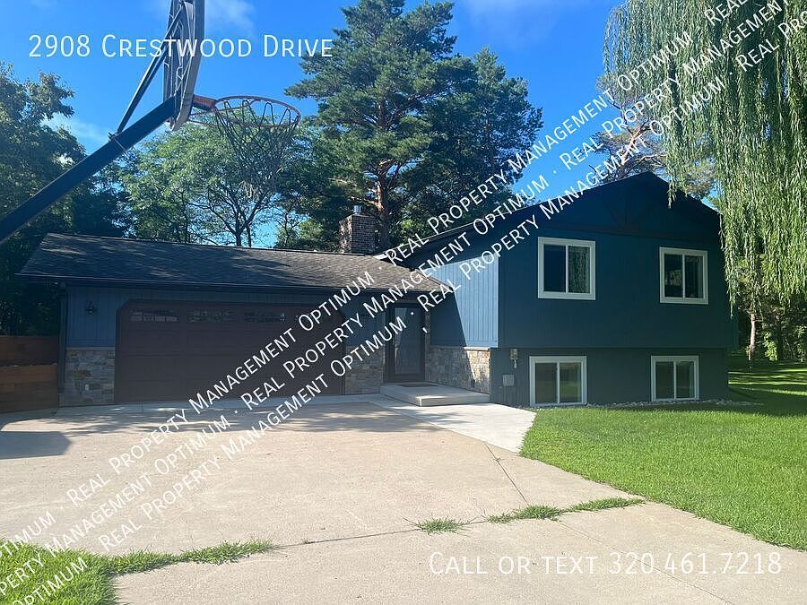 1st image of 2908 Crestwood Dr NE
