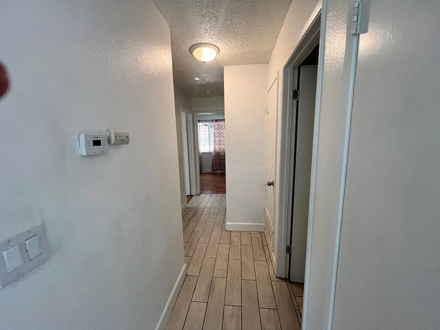 3 bed, 1022 sqft, $3,195 — Photo 4