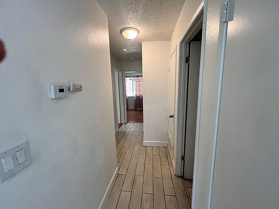 4th image of 1713 Linden Way