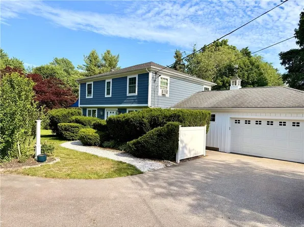 9 Foster St, Barrington, RI 02806
