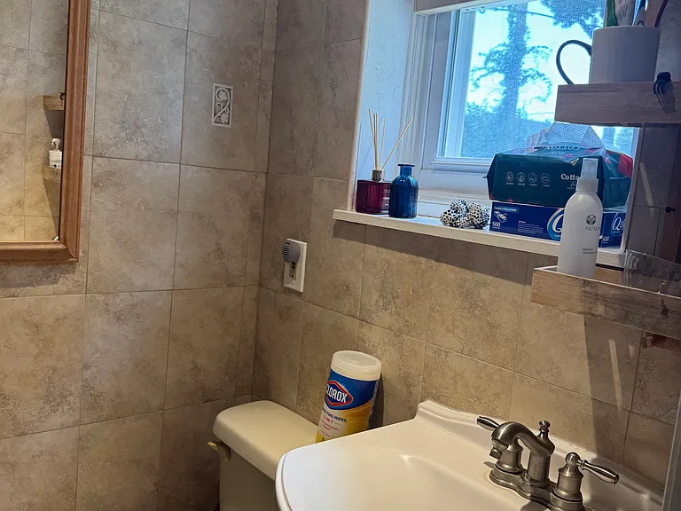 12 Hillary Ln — Photo 6
