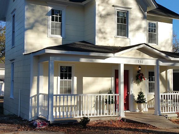 Awesome home that has been updated. Great short term rental. Walking distance to downtown Decatur. You could walk to the Cooks Museum.