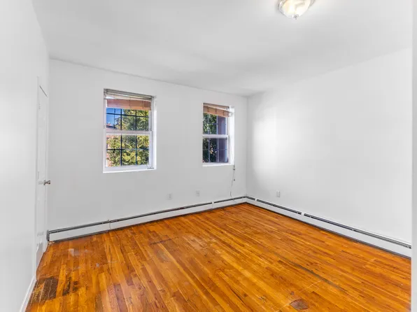 434 Lexington Avenue image 9 of 19