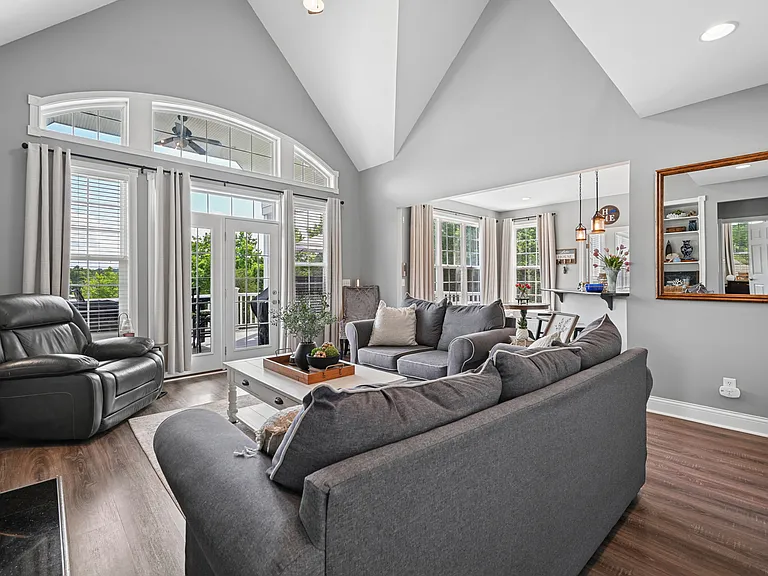 135 Harbour Pointe Dr — Photo 8