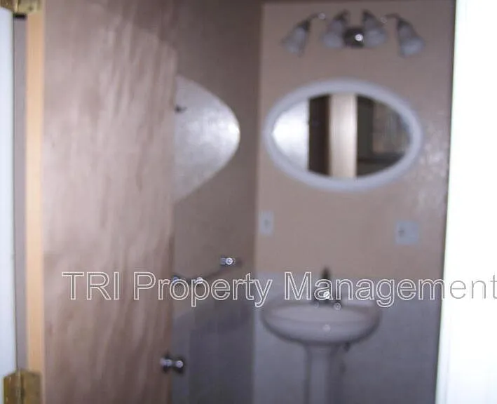 314 N 49th Avenue Ct — Photo 7