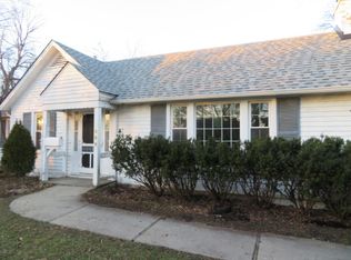 466 Barberry Rd, Highland Park, IL 60035