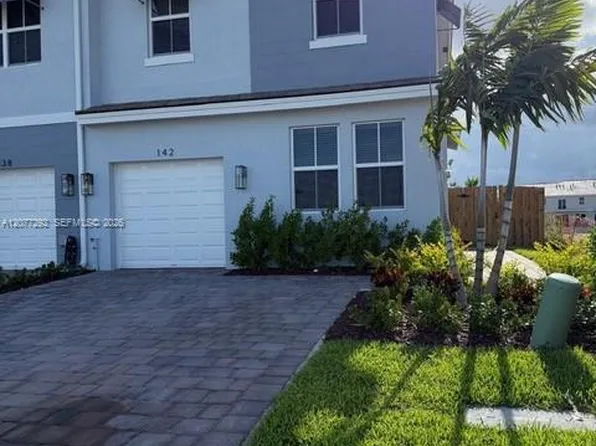 142 NE 14th St, Homestead, FL 33030