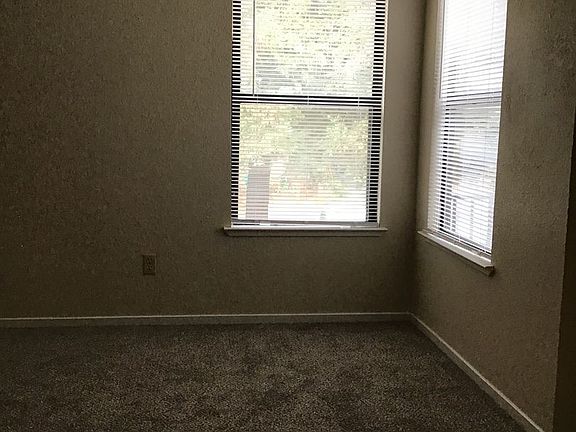 3rd image of 2720 La Crescenta Dr #6