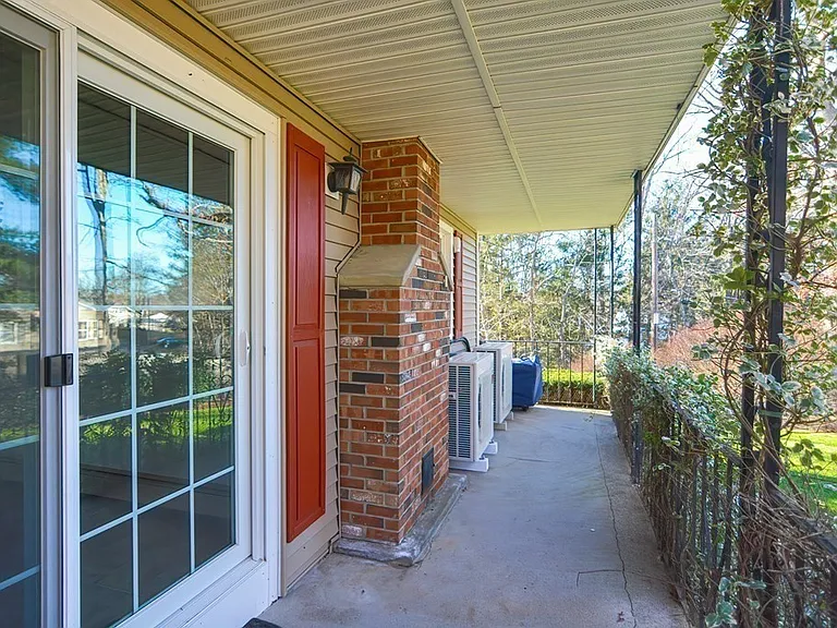 Side Private Porch