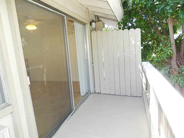Alliance Ave — Photo 20