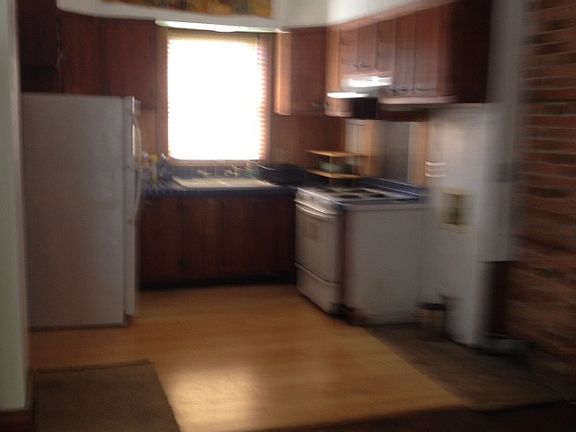 2nd image of 225 E Taylor St APT B